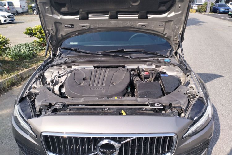 沃尔沃S60 2022款 B4 智逸豪华版机舱底盘24