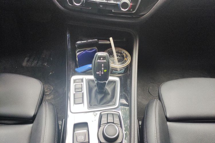 宝马1系 2020款 120i M运动套装中控内饰18