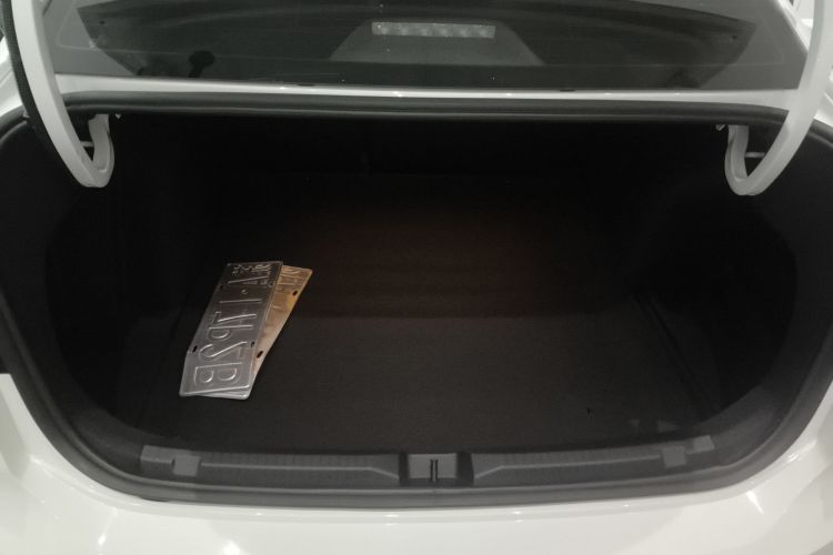 大众 朗逸 2023款 改款 1.5L 自动得逸版机舱底盘23