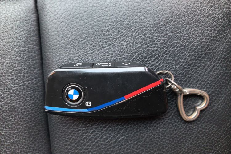 宝马3系 2013款 316i 运动设计套装中控内饰7001