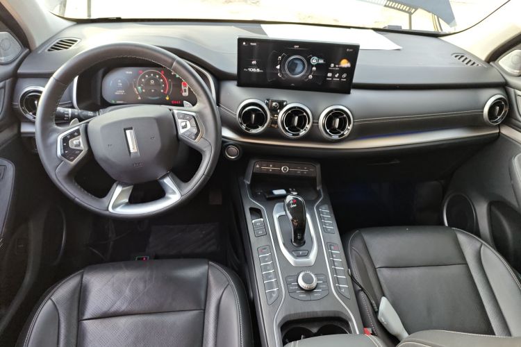 魏牌 VV6 2021款 2.0T 四驱智驭+中控内饰12