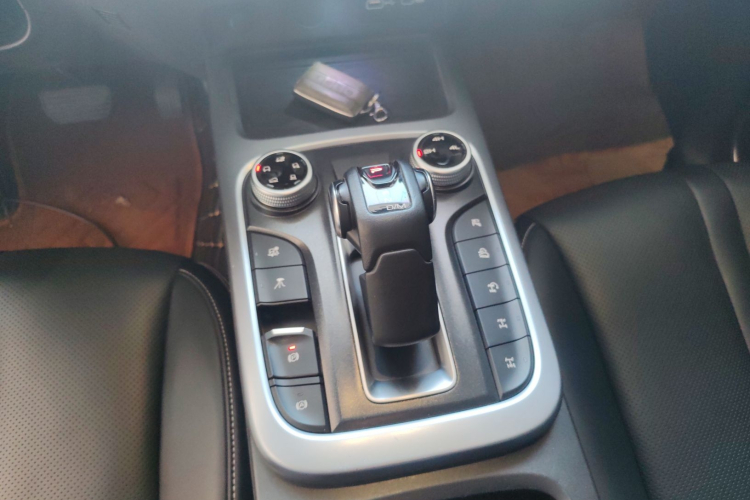 坦克300 2021款 越野版 2.0T 征服者中控内饰18