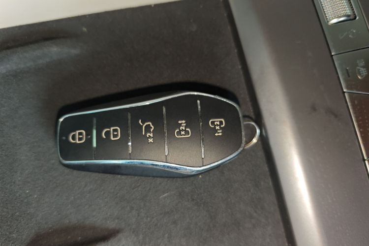 比亚迪 夏 2025款 DM-i 1.5T 180km 卓越型中控内饰11