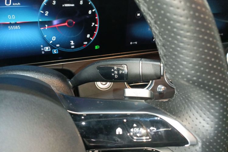 奔驰E级 2021款 改款 E 300 L 运动豪华型局部细节18