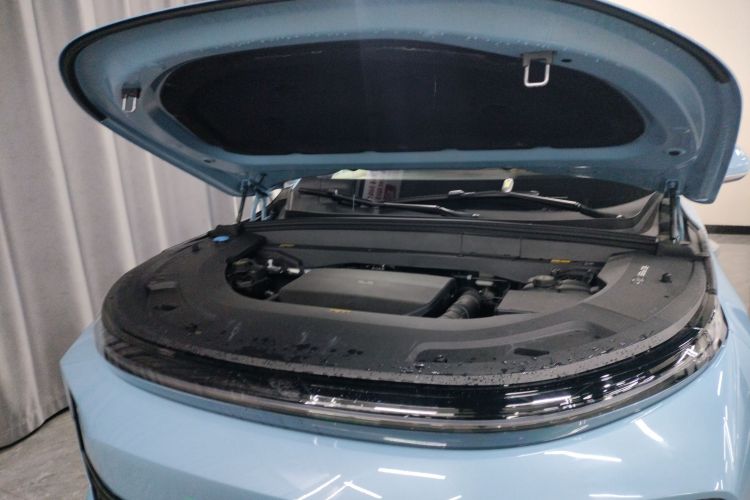 理想汽车 理想L7 2024款 Ultra机舱底盘24