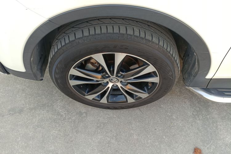 丰田 RAV4荣放 2015款 2.5L 自动四驱精英版车身外观6007