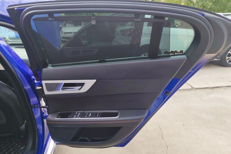 捷豹XEL 2018款 2.0T 200PS 豪华版中控内饰45