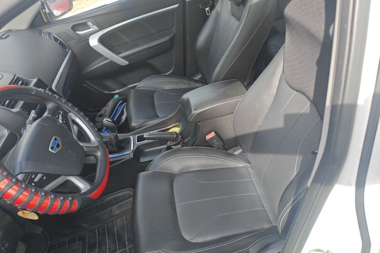 吉利汽车 帝豪 2016款 三厢 1.5L 手动向上版中控内饰19