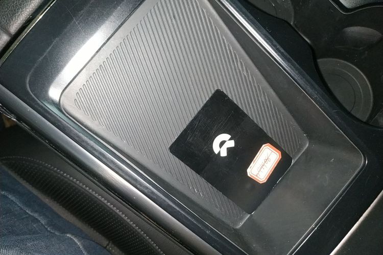 蔚来ES8 2020款 580KM 六座版中控内饰7001