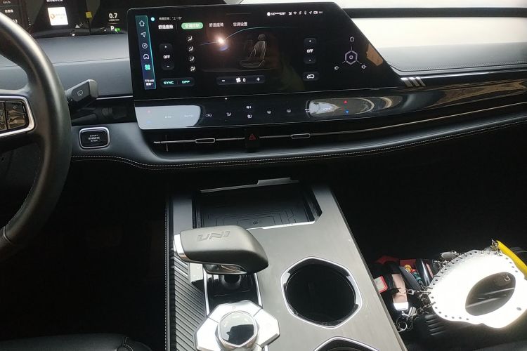 长安UNI-K 2024款 2.0T 两驱全球行版中控内饰16