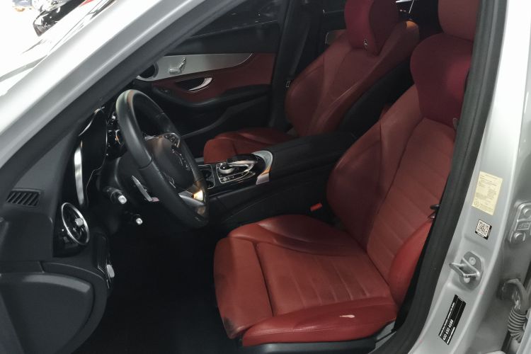 奔驰C级 2018款 C 200 运动版局部细节19