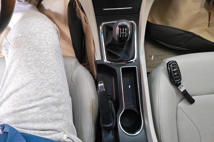 吉利汽车 帝豪 2016款 三厢 1.5L 手动豪华型局部细节18