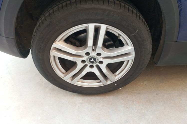 奔驰GLB 2020款 改款 GLB 200 动感型车身外观6008