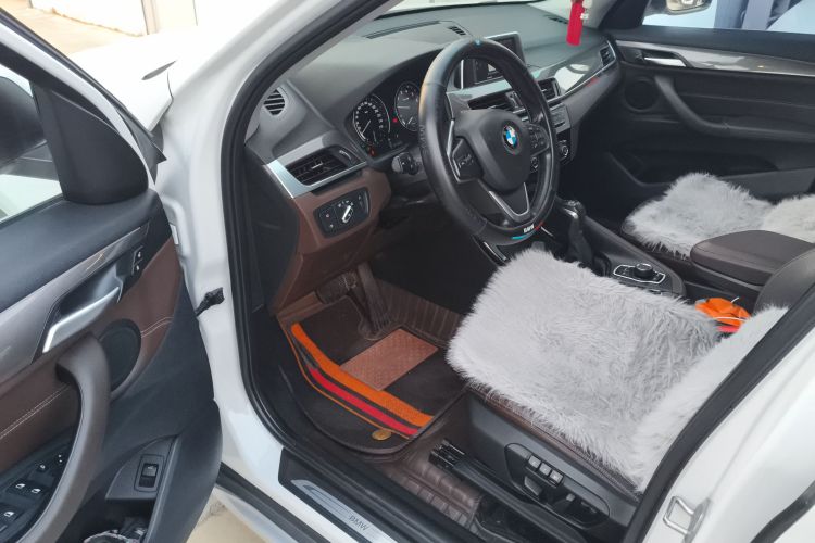 宝马X1 2018款 sDrive18Li 尊享型中控内饰20