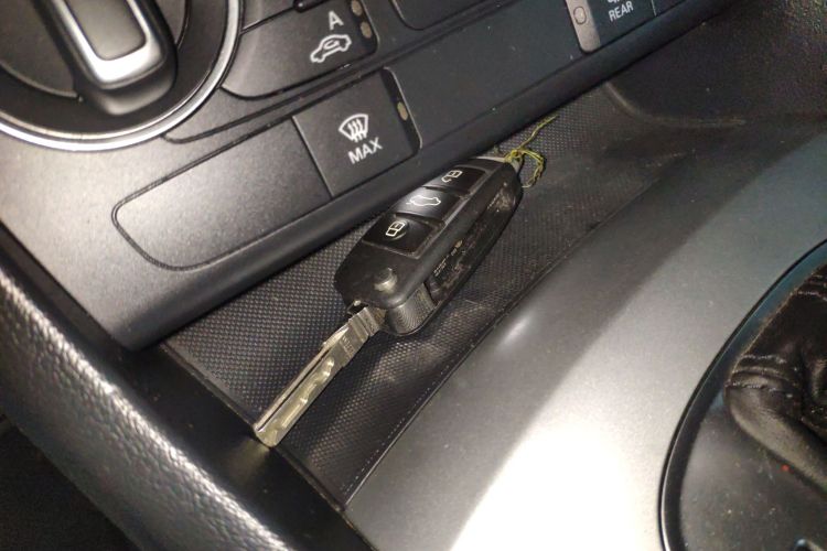 奥迪Q3 2018款 30周年年型 30 TFSI 时尚型中控内饰11