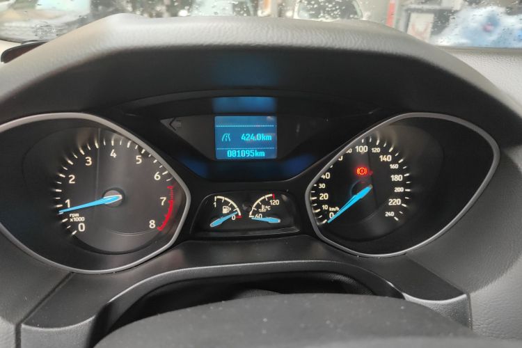 福特 福克斯 2017款 两厢 1.6L 手动舒适型智行版中控内饰14