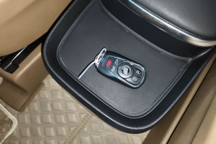 别克GL8 2017款 ES 28T 旗舰型 国V中控内饰7001