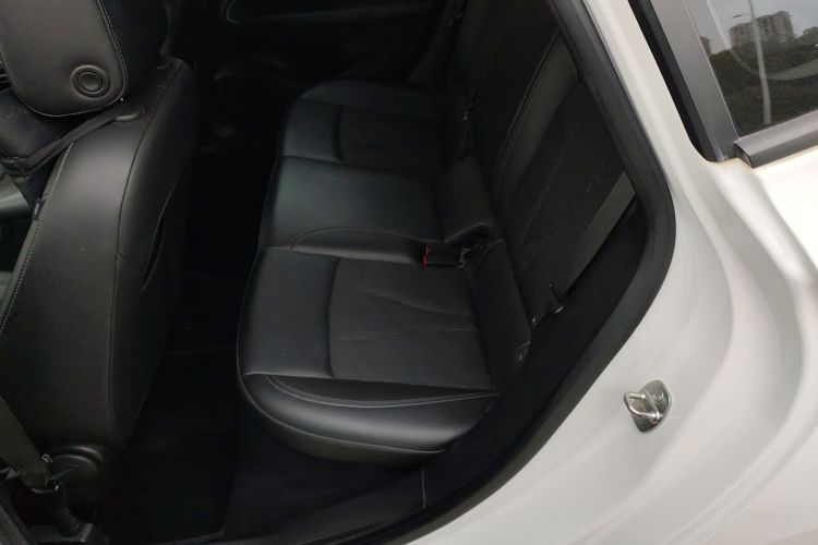 别克 威朗 2019款 三厢 20T 双离合领先型中控内饰21