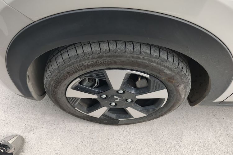 五菱汽车 五菱缤果PLUS 2024款 330km 五座版车身外观6007