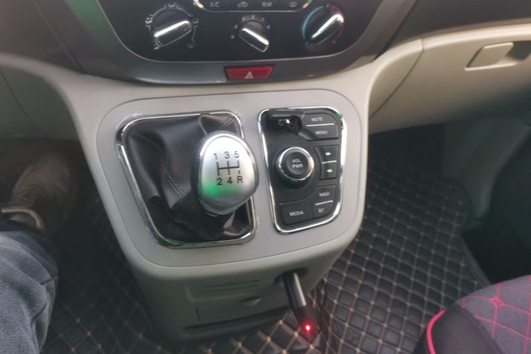 江淮瑞风 瑞风M3 2019款 宜家版 1.8L 豪华智能型中控内饰18