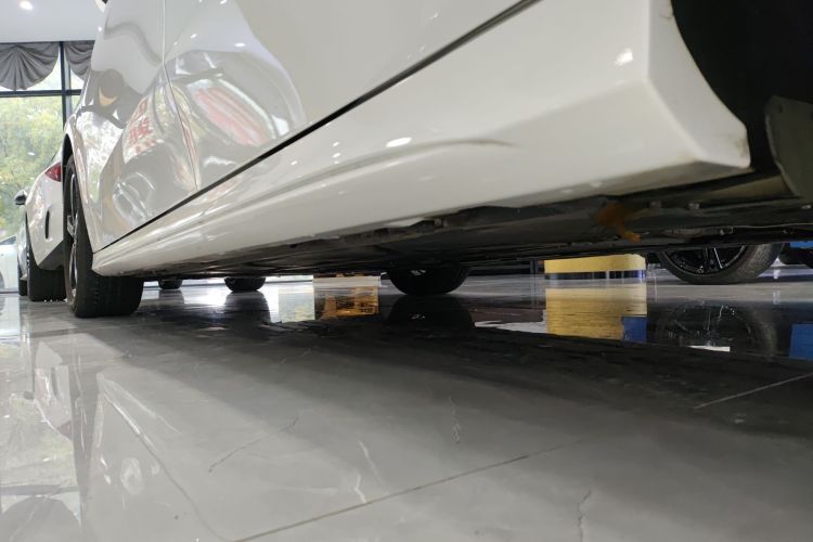 奔驰A级 2022款 改款三 A 200 L 运动轿车时尚型局部细节9002