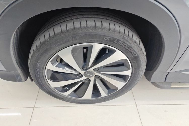 比亚迪 宋PLUS新能源 2023款 冠军版 EV 520KM 尊贵型车身外观6001