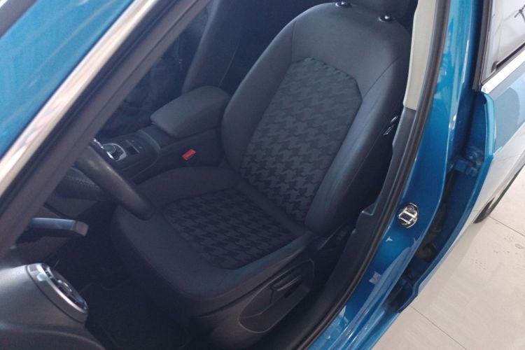 奥迪A3 2016款 Sportback 35 TFSI 进取型中控内饰19