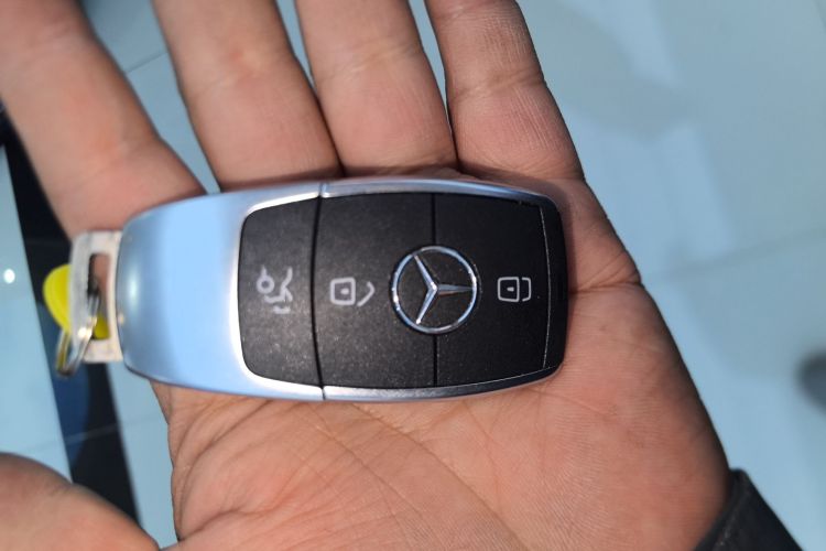 奔驰GLC轿跑 2022款 改款 GLC 260 4MATIC 轿跑SUV中控内饰11