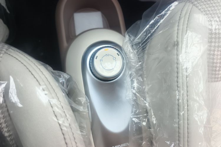 五菱汽车 宏光MINIEV 2025款 四门版 进阶款中控内饰18