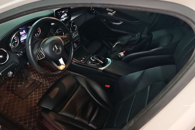 奔驰C级 2017款 C 200 L 运动版中控内饰19