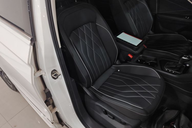 大众 途观L 2024款 出众款 330TSI 自动两驱R-Line龙耀版局部细节41