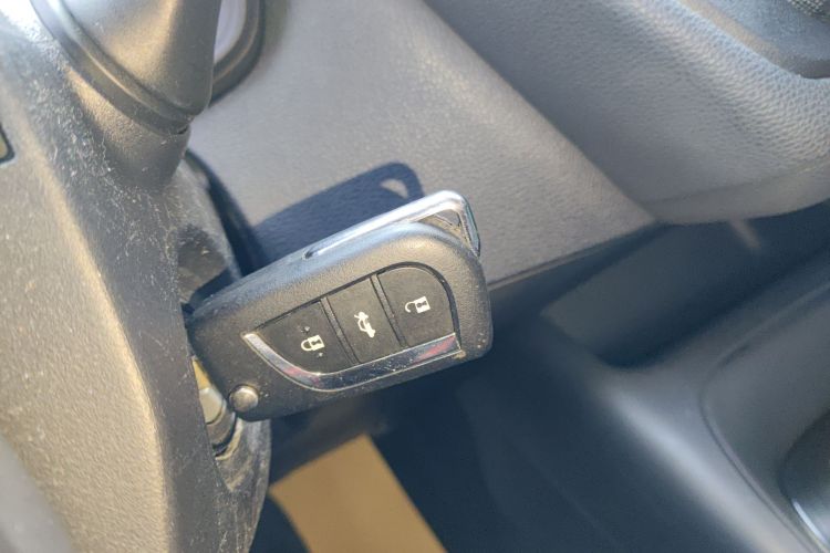 丰田 卡罗拉 2019款 1.2T S-CVT GL先锋版中控内饰11