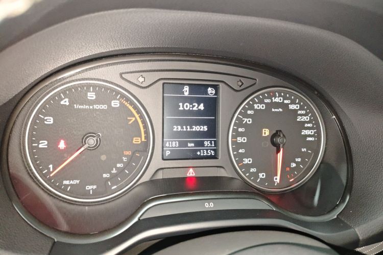 奥迪Q2L 2024款 35TFSI 时尚致雅型中控内饰14