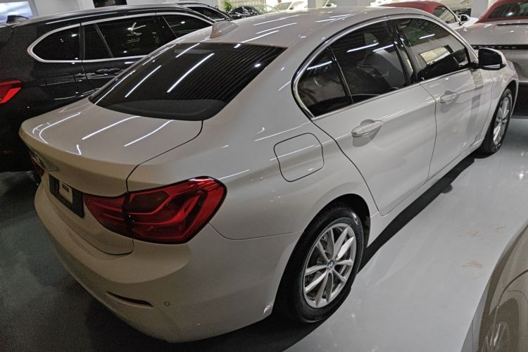 宝马1系 2018款 118i 时尚型车身外观7