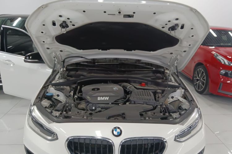 宝马1系 2018款 118i 运动型机舱底盘24