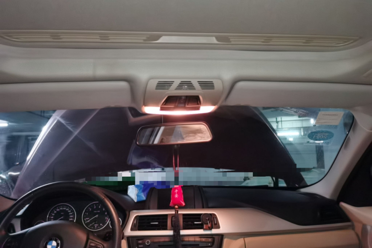 宝马3系 2013款 316i 进取型中控内饰22