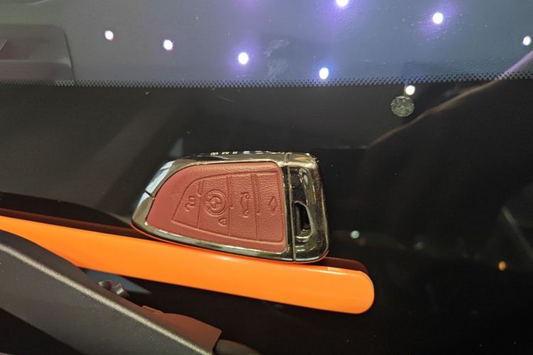 宝马4系 2023款 425i 敞篷M运动曜夜套装中控内饰11