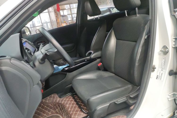 思铭 东风本田X-NV 2020款 风驰版中控内饰19