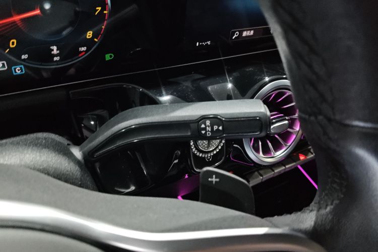 奔驰GLA 2022款 改款 GLA 200中控内饰18