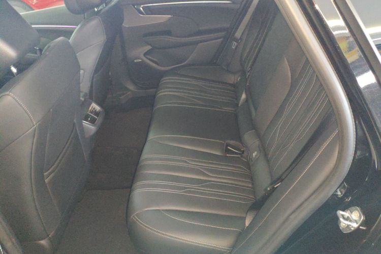 别克 君越 2026款 白金艾维亚版中控内饰7004