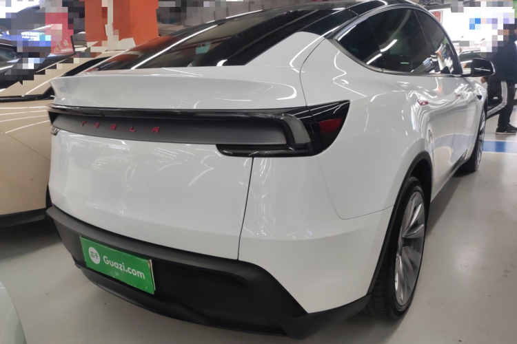 特斯拉 Model Y 2025款 后轮驱动 首发版车身外观6005