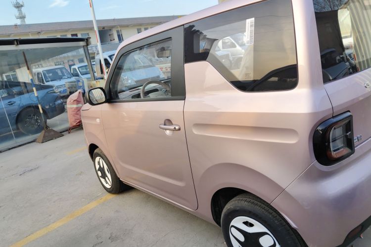 吉利银河 熊猫 2025款 210km 元气熊车身外观4