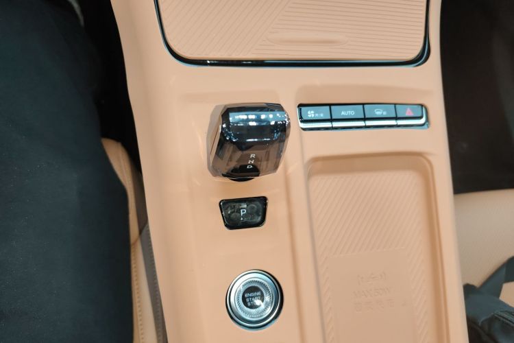 吉利汽车 博越L 2025款 第四代 1.5TD DCT 扬帆中控内饰18