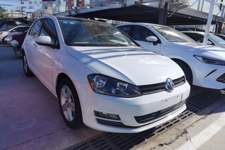 大众 高尔夫 2016款 230TSI 自动舒适型车身外观3