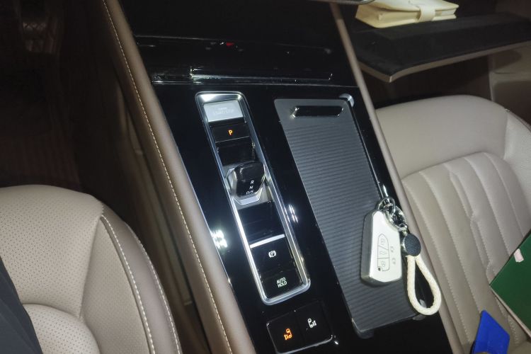 大众 威然 2022款 330TSI 豪华版中控内饰18