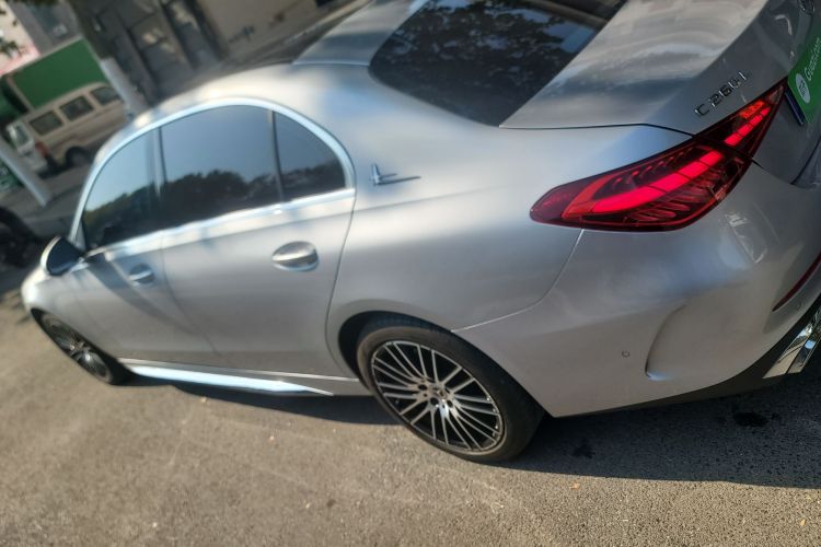 奔驰C级 2022款 改款 C 260 L 运动版车身外观4