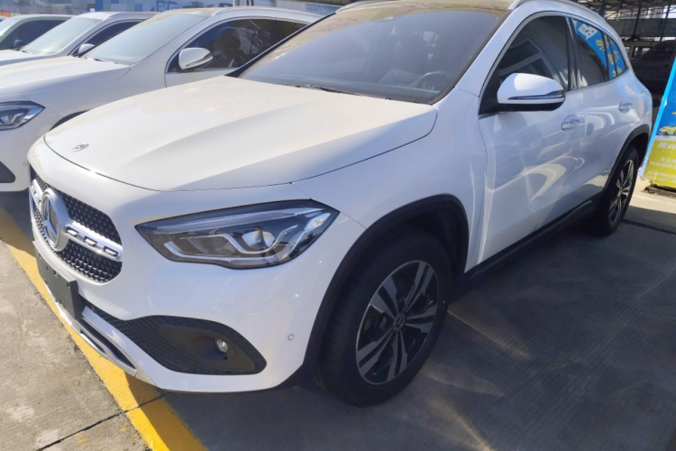 奔驰GLA 2022款 改款 GLA 200车身外观4