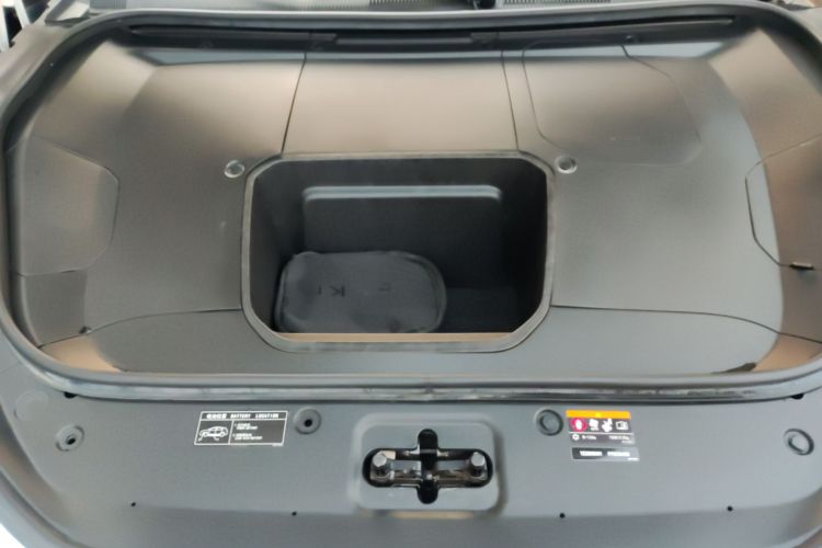 极氪001 2023款 WE版 86kWh局部细节24