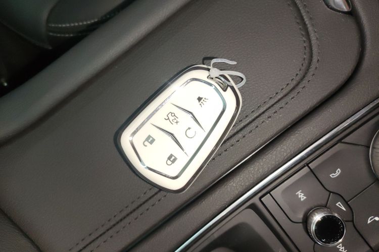 凯迪拉克XT6 2022款 2.0T 六座四驱豪华型中控内饰11