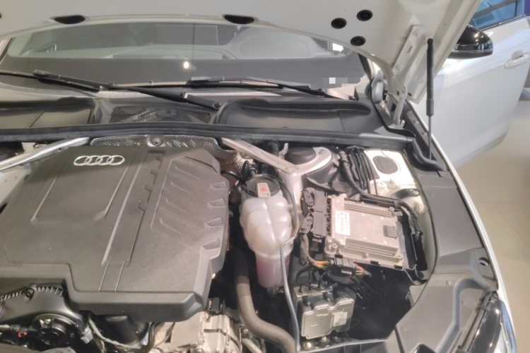 奥迪A4L 2024款 40 TFSI 豪华动感型机舱底盘26